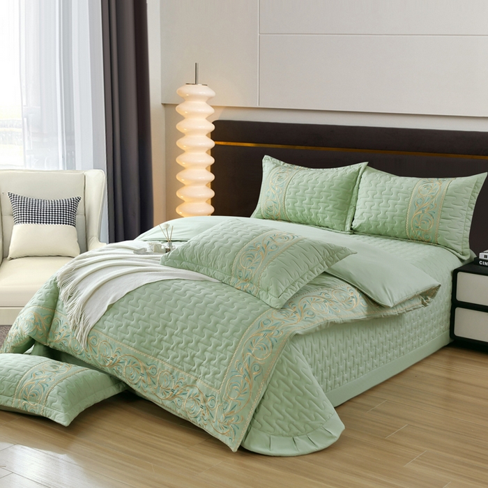 91家纺网 家纺一手货源 找家纺 OL家纺 2025春夏新款轻奢风针织云棉床盖夹绵防滑床盖款四件套 果绿