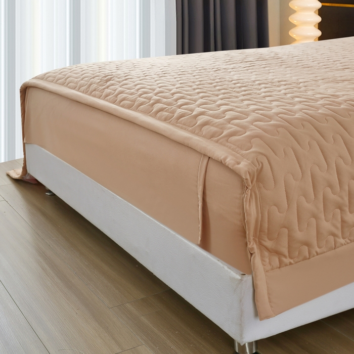 91家纺网 家纺一手货源 找家纺 OL家纺 2025春夏新款轻奢风针织云棉床盖夹绵防滑床盖款四件套 卡其