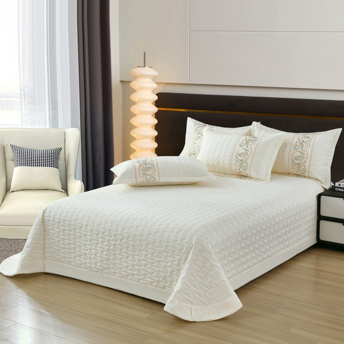 91家纺网 家纺一手货源 找家纺 OL家纺 2025春夏新款轻奢风针织云棉床盖夹绵防滑床该款四件套 米白