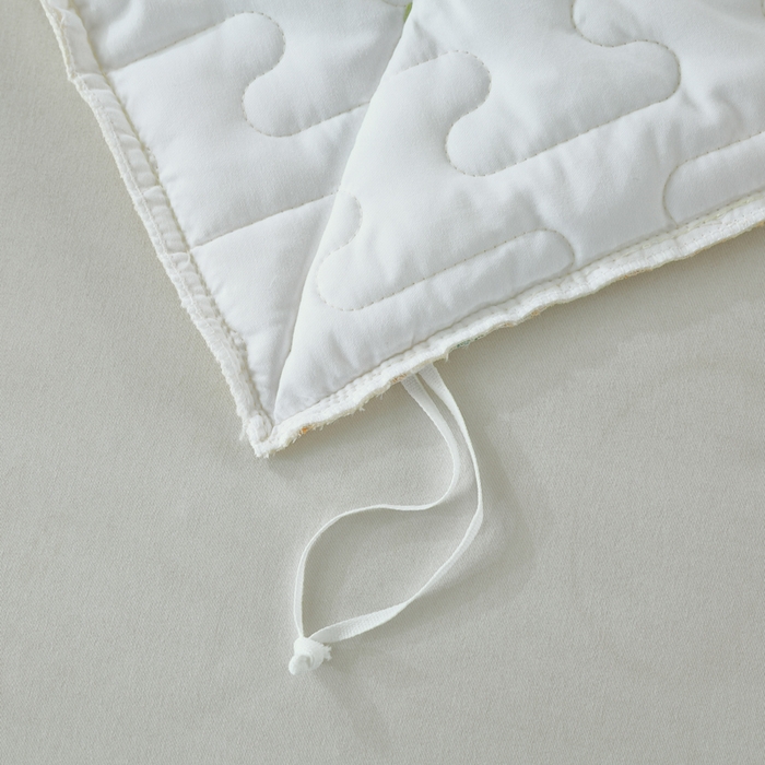 91家纺网 家纺一手货源 找家纺 OL家纺 2025春夏新款轻奢风针织云棉床盖夹绵防滑床该款四件套 米白