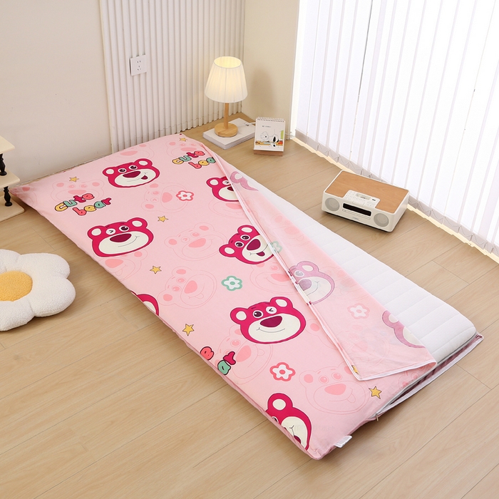 91家纺网 家纺一手货源 找家纺 凯森家纺 2025新款13372全棉床垫套学生床笠套单品褥子套懒人垫子套90x190学生上下铺宿舍寝室 草莓熊-粉