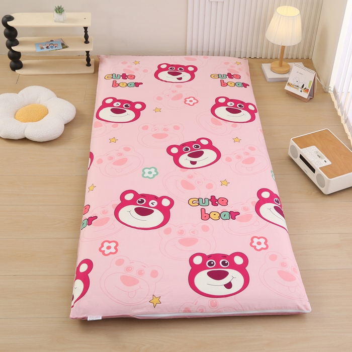 91家纺网 家纺一手货源 找家纺 凯森家纺 2025新款13372全棉床垫套学生床笠套单品褥子套懒人垫子套90x190学生上下铺宿舍寝室 草莓熊-粉