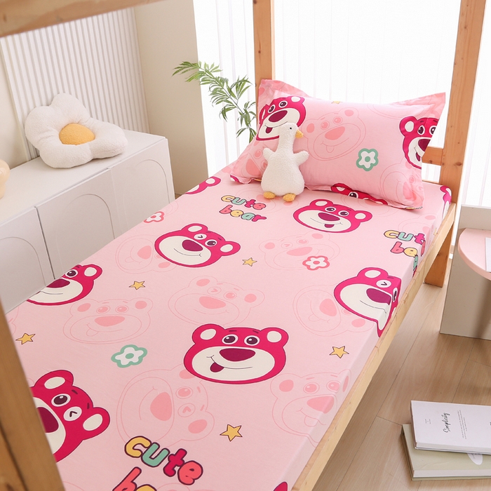 91家纺网 家纺一手货源 找家纺 凯森家纺 2024新款13372全棉印花学生床笠宿舍寝室床垫保护套上下铺床笠90x190 草莓熊