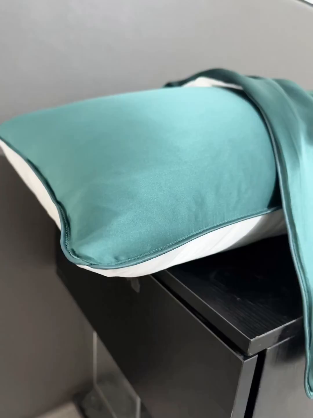 91家纺网 家纺一手货源 找家纺 凯森家纺 重磅纯真丝枕套100%桑蚕丝枕头套纯色枕芯套丝滑缎面单人枕皮夏季天丝美 容顺发枕巾 孔雀绿