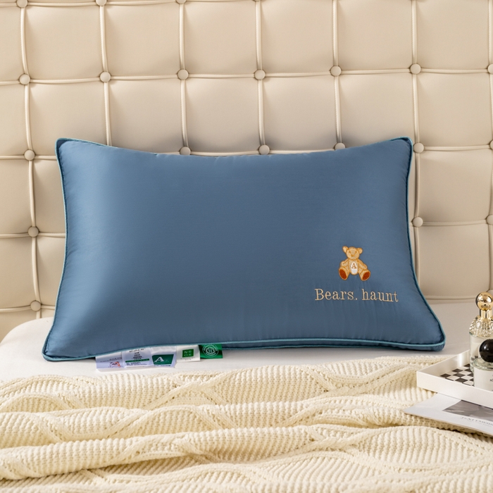 91家纺网 家纺一手货源 找家纺 （总）怡薇格枕芯 2025新款60支全棉贡缎铂金小熊五星级酒店民宿枕头枕芯柔软