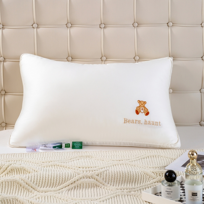 91家纺网 家纺一手货源 找家纺 （总）怡薇格枕芯 2025新款60支全棉贡缎铂金小熊五星级酒店民宿枕头枕芯柔软