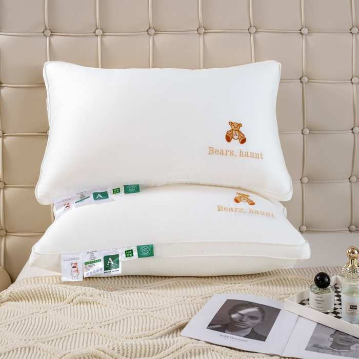 91家纺网 家纺一手货源 找家纺 （总）怡薇格枕芯 2025新款60支全棉贡缎铂金小熊五星级酒店民宿枕头枕芯柔软
