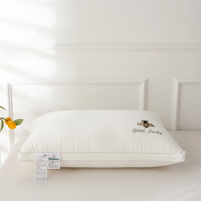 91家纺网 家纺一手货源 找家纺 （总）2025新款全棉斜纹刺绣小蜜蜂枕头枕芯超细羽丝绒