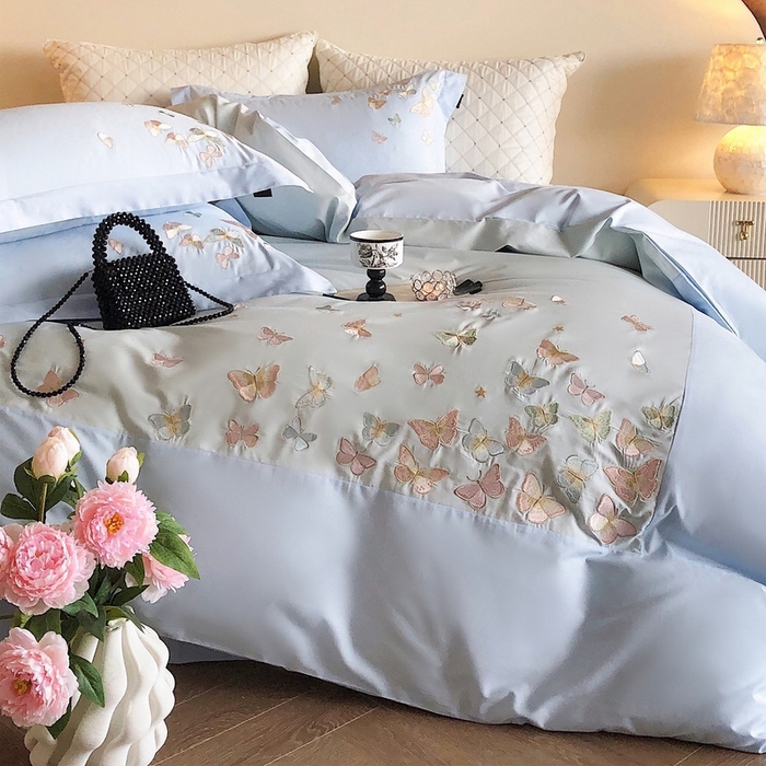 91家纺网 家纺一手货源 找家纺 卡姿家纺 2025新款清新风格刺绣四件套-- 彩蝶 彩蝶-蓝