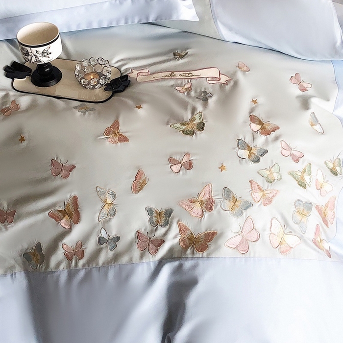 91家纺网 家纺一手货源 找家纺 卡姿家纺 2025新款清新风格刺绣四件套-- 彩蝶 彩蝶-蓝