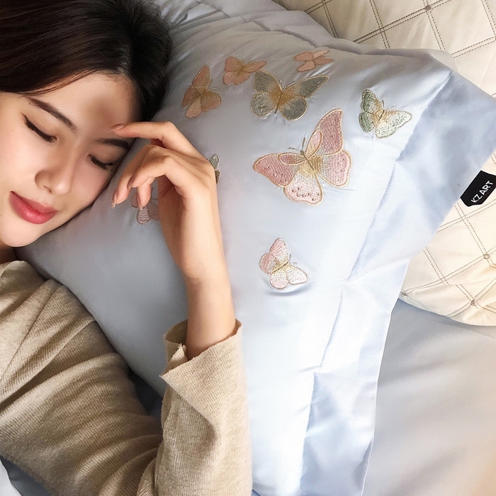 91家纺网 家纺一手货源 找家纺 卡姿家纺 2025新款清新风格刺绣四件套-- 彩蝶 彩蝶-蓝