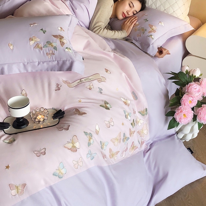 91家纺网 家纺一手货源 找家纺 卡姿家纺 2025新款清新风格刺绣四件套-- 彩蝶 彩蝶-紫