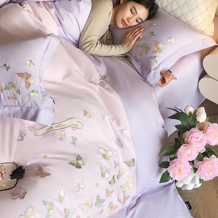 91家纺网 家纺一手货源 找家纺 卡姿家纺 2025新款清新风格刺绣四件套-- 彩蝶 彩蝶-紫