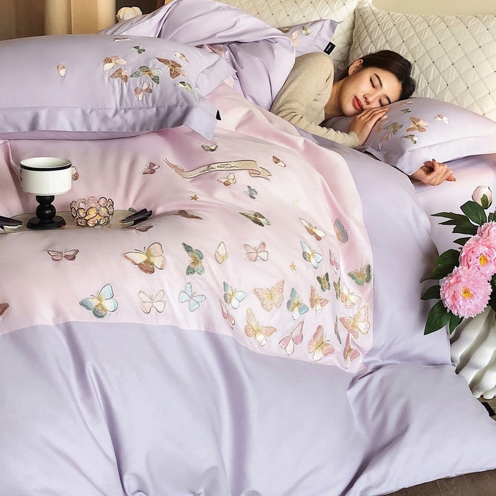 91家纺网 家纺一手货源 找家纺 卡姿家纺 2025新款清新风格刺绣四件套-- 彩蝶 彩蝶-紫