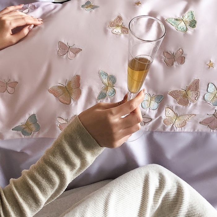 91家纺网 家纺一手货源 找家纺 卡姿家纺 2025新款清新风格刺绣四件套-- 彩蝶 彩蝶-紫