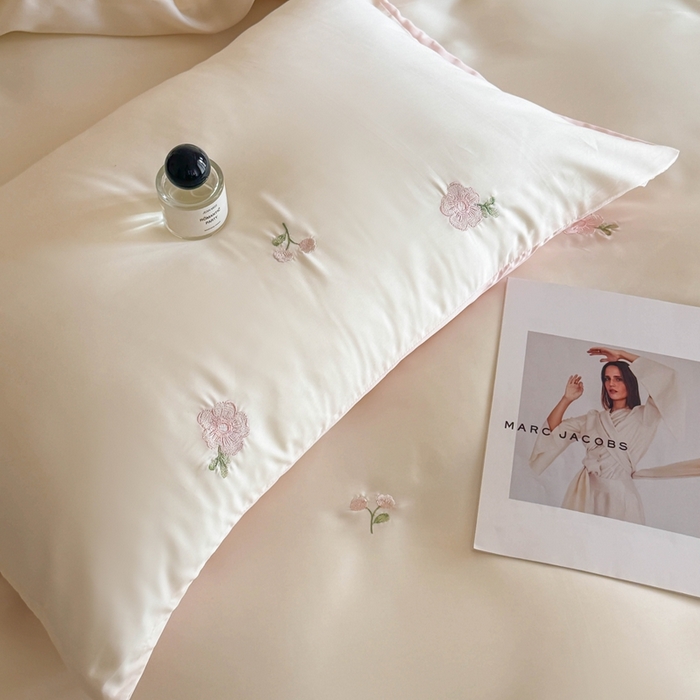 91家纺网 家纺一手货源 找家纺 （总）蜜柚 2025新品60S奥地利兰精天丝小元素刺绣三件套四件套