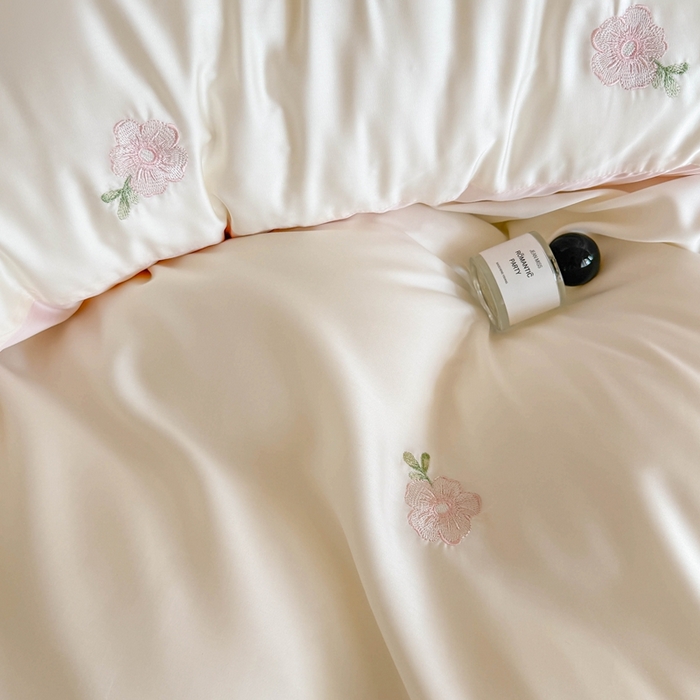 91家纺网 家纺一手货源 找家纺 （总）蜜柚 2025新品60S奥地利兰精天丝小元素刺绣三件套四件套