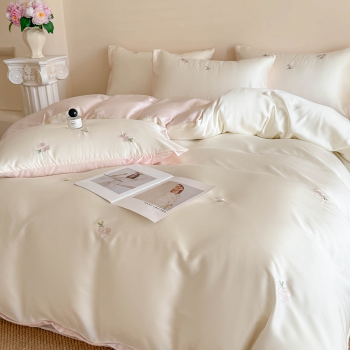 91家纺网 家纺一手货源 找家纺 蜜柚 2025新品60S奥地利兰精天丝小元素刺绣三件套四件套 浪漫樱花