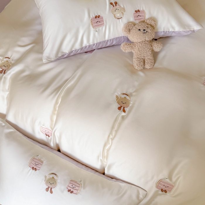 91家纺网 家纺一手货源 找家纺 蜜柚 2025新品60S奥地利兰精天丝小元素刺绣三件套四件套 三明治茶杯-紫