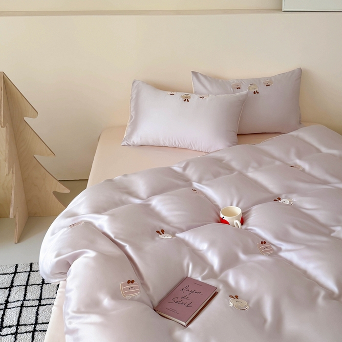 91家纺网 家纺一手货源 找家纺 蜜柚 2025新品60S奥地利兰精天丝小元素刺绣三件套四件套 三明治茶杯-紫粉