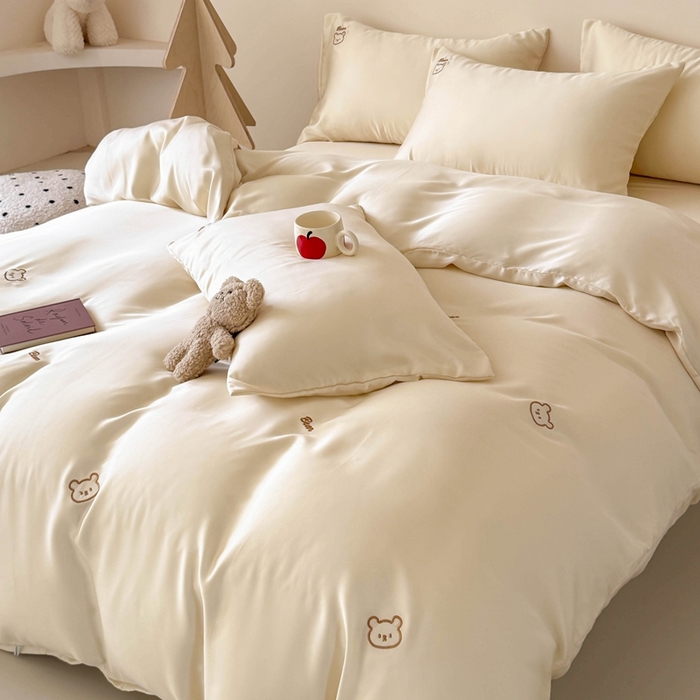 91家纺网 家纺一手货源 找家纺 蜜柚 2025新品60S奥地利兰精天丝小元素刺绣三件套四件套 熊憩