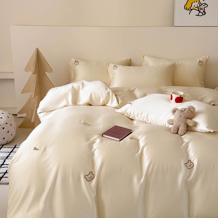 91家纺网 家纺一手货源 找家纺 蜜柚 2025新品60S奥地利兰精天丝小元素刺绣三件套四件套 熊憩