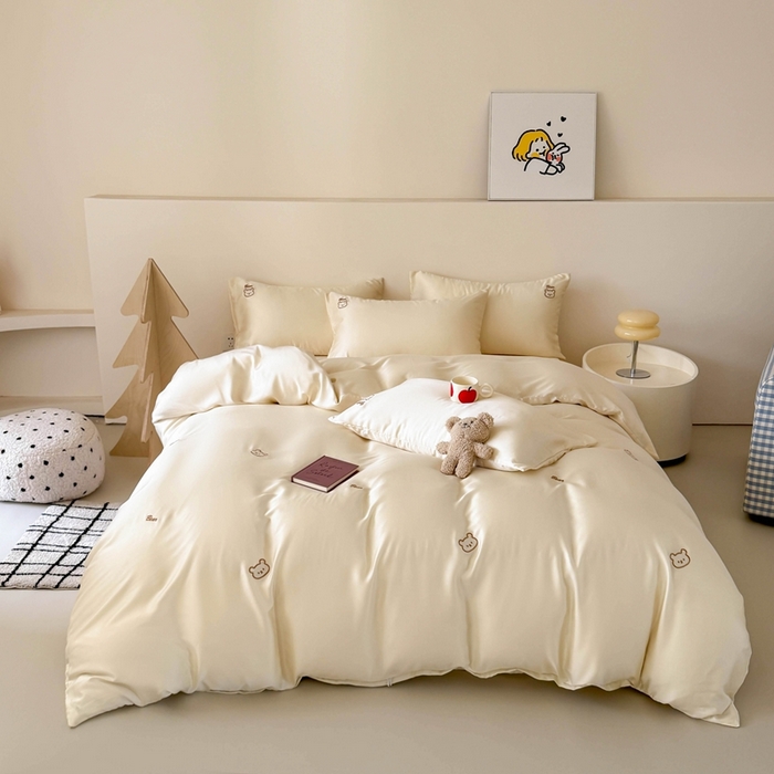 91家纺网 家纺一手货源 找家纺 蜜柚 2025新品60S奥地利兰精天丝小元素刺绣三件套四件套 熊憩