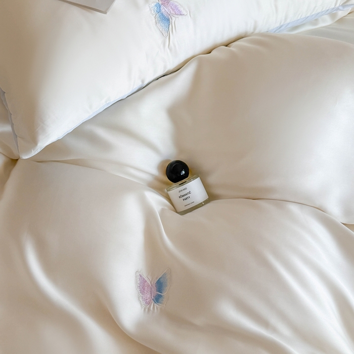 91家纺网 家纺一手货源 找家纺 蜜柚 2025新品60S奥地利兰精天丝小元素刺绣三件套四件套 紫蝴蝶