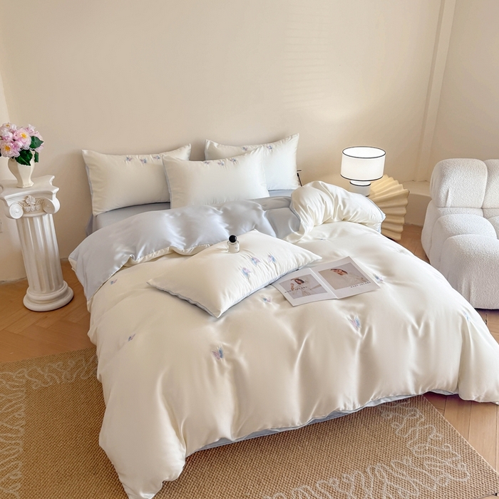 91家纺网 家纺一手货源 找家纺 蜜柚 2025新品60S奥地利兰精天丝小元素刺绣三件套四件套 紫蝴蝶