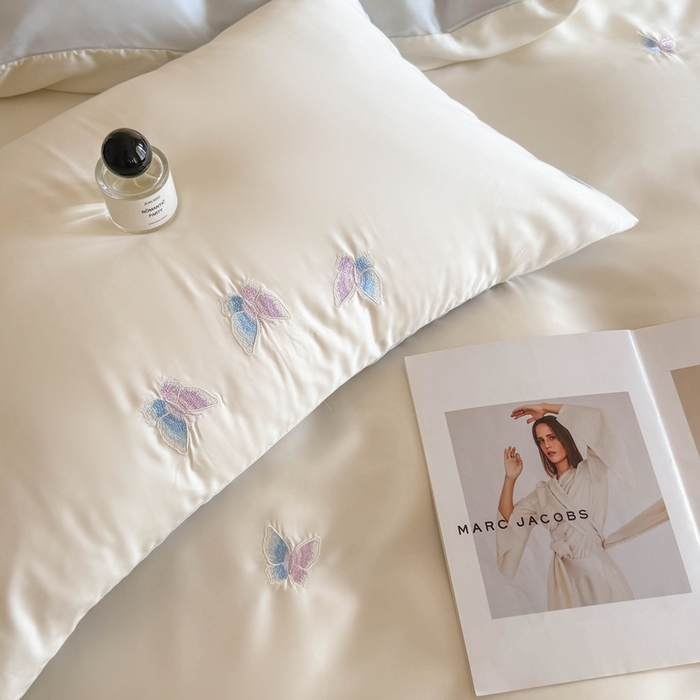 91家纺网 家纺一手货源 找家纺 蜜柚 2025新品60S奥地利兰精天丝小元素刺绣三件套四件套 紫蝴蝶