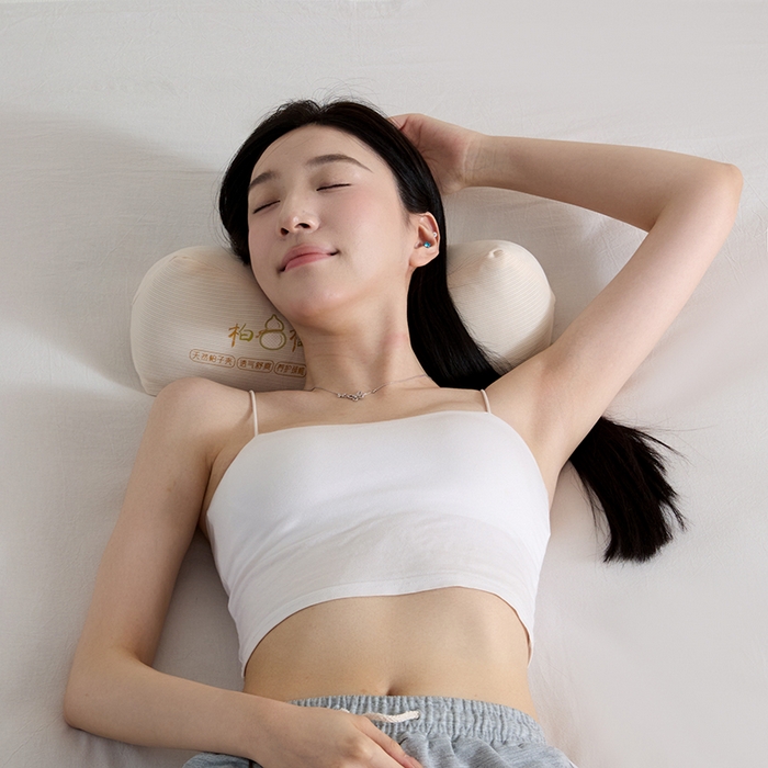 91家纺网 家纺一手货源 找家纺 微枕芯  2025新款柏福系列-草本养生牵引枕 三角款+礼盒-一对