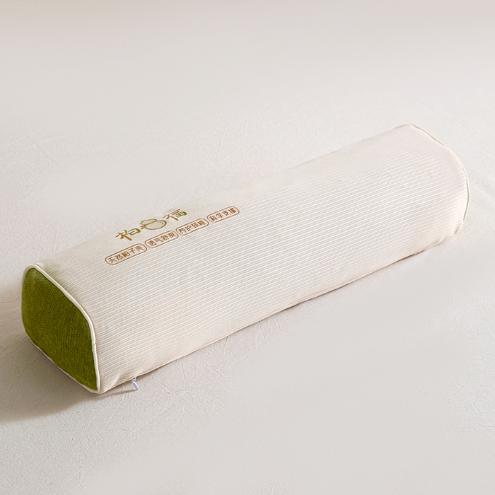 91家纺网 家纺一手货源 找家纺 微枕芯  2025新款柏福系列-草本养生牵引枕 柏福牵引颈椎枕圆柱款绿色边单只装