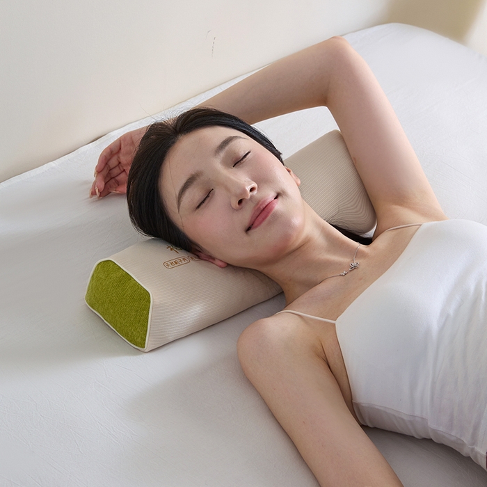 91家纺网 家纺一手货源 找家纺 微枕芯  2025新款柏福系列-草本养生牵引枕 圆柱款蓝色边+礼盒-单只