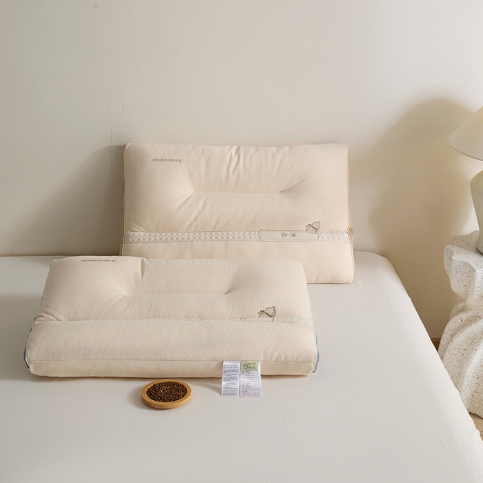 91家纺网 家纺一手货源 找家纺 微枕芯  2025新款柏福系列-草本养生牵引枕 柏福草本分区护颈枕单只装