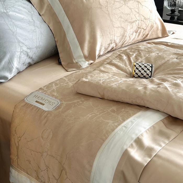 91家纺网 家纺一手货源 找家纺 馨蕊家居 2025新款LF奥地利兰精天丝夏被-云瑾 夏被云瑾-香槟