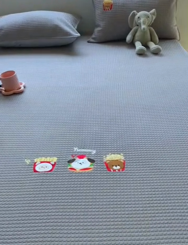 91家纺网 家纺一手货源 找家纺 千朵 2025新款冰豆豆绣花凉席 薯条派