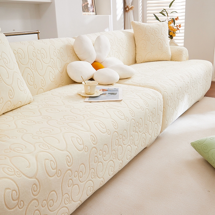 91家纺网 家纺一手货源 找家纺 丝绮鹿 2025新款雕花绒沙发套年华（直排松紧款） 米白