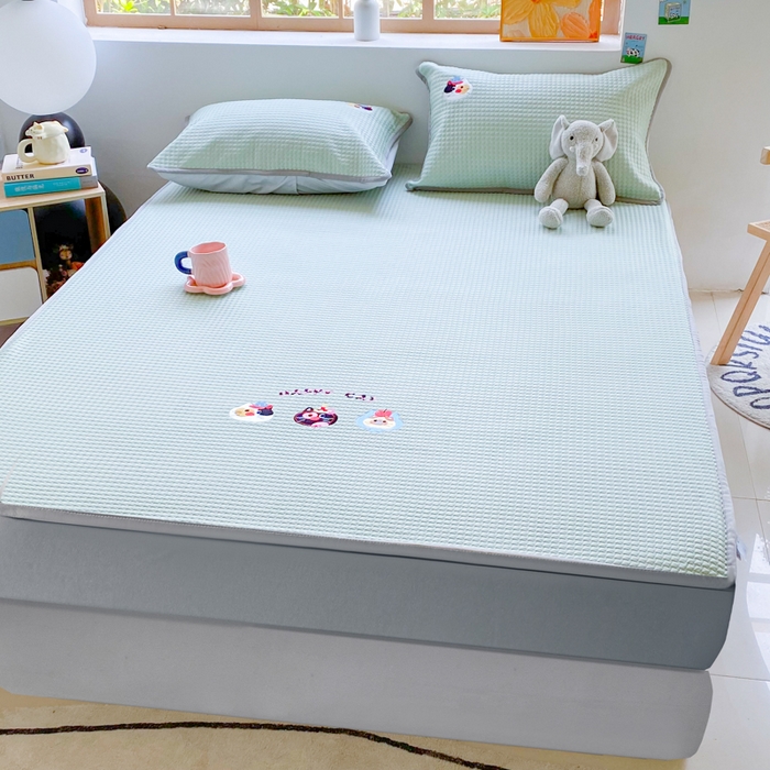 91家纺网 家纺一手货源 找家纺 千朵 2025新款冰豆豆绣花凉席 可乐猫咪