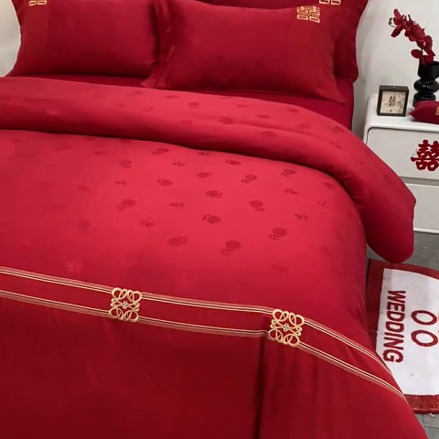 91家纺网 家纺一手货源 找家纺 卓缦家纺 2025新款提花刺绣婚庆四件套 热情玫瑰