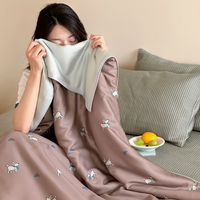 91家纺网 家纺一手货源 找家纺 汇庭2025新款奇趣夏被 马普尔棕