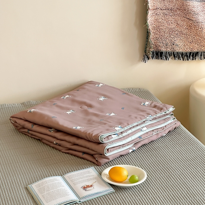 91家纺网 家纺一手货源 找家纺 汇庭2025新款奇趣夏被 马普尔棕