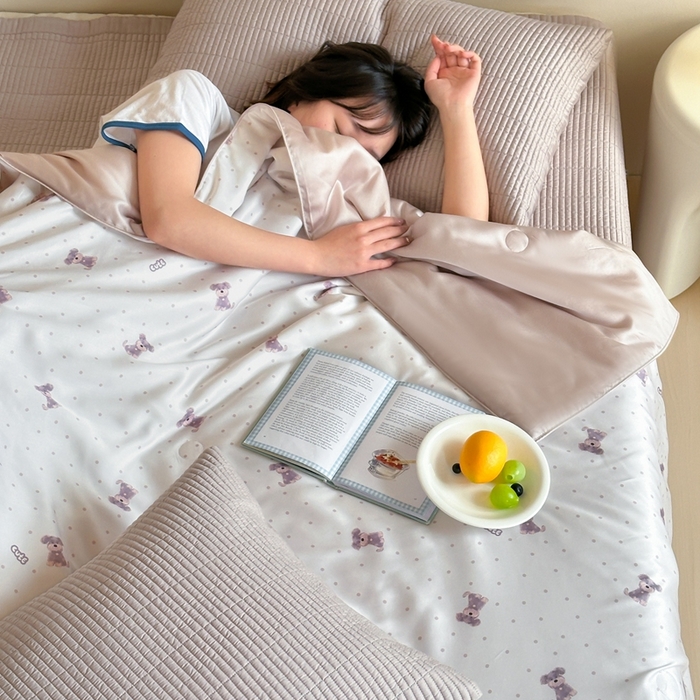 91家纺网 家纺一手货源 找家纺 汇庭2025新款奇趣夏被 曲奇狗