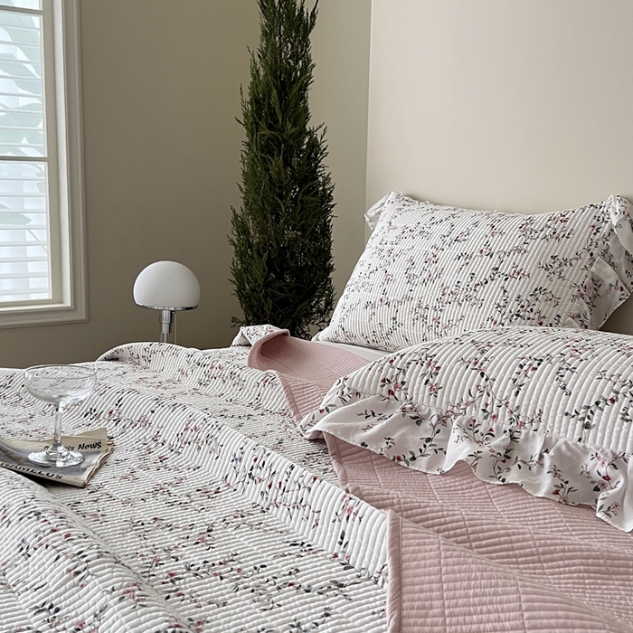 91家纺网 家纺一手货源 找家纺 2025新款悠扬床盖三件套 茶枝粉花