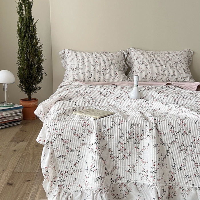 91家纺网 家纺一手货源 找家纺 2025新款悠扬床盖三件套 茶枝粉花