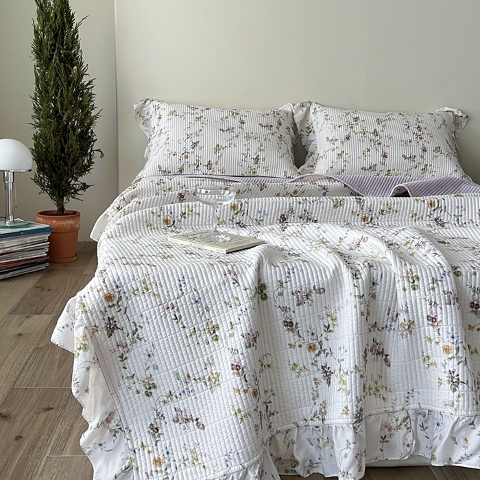 91家纺网 家纺一手货源 找家纺 2025新款悠扬床盖三件套 茶枝紫花