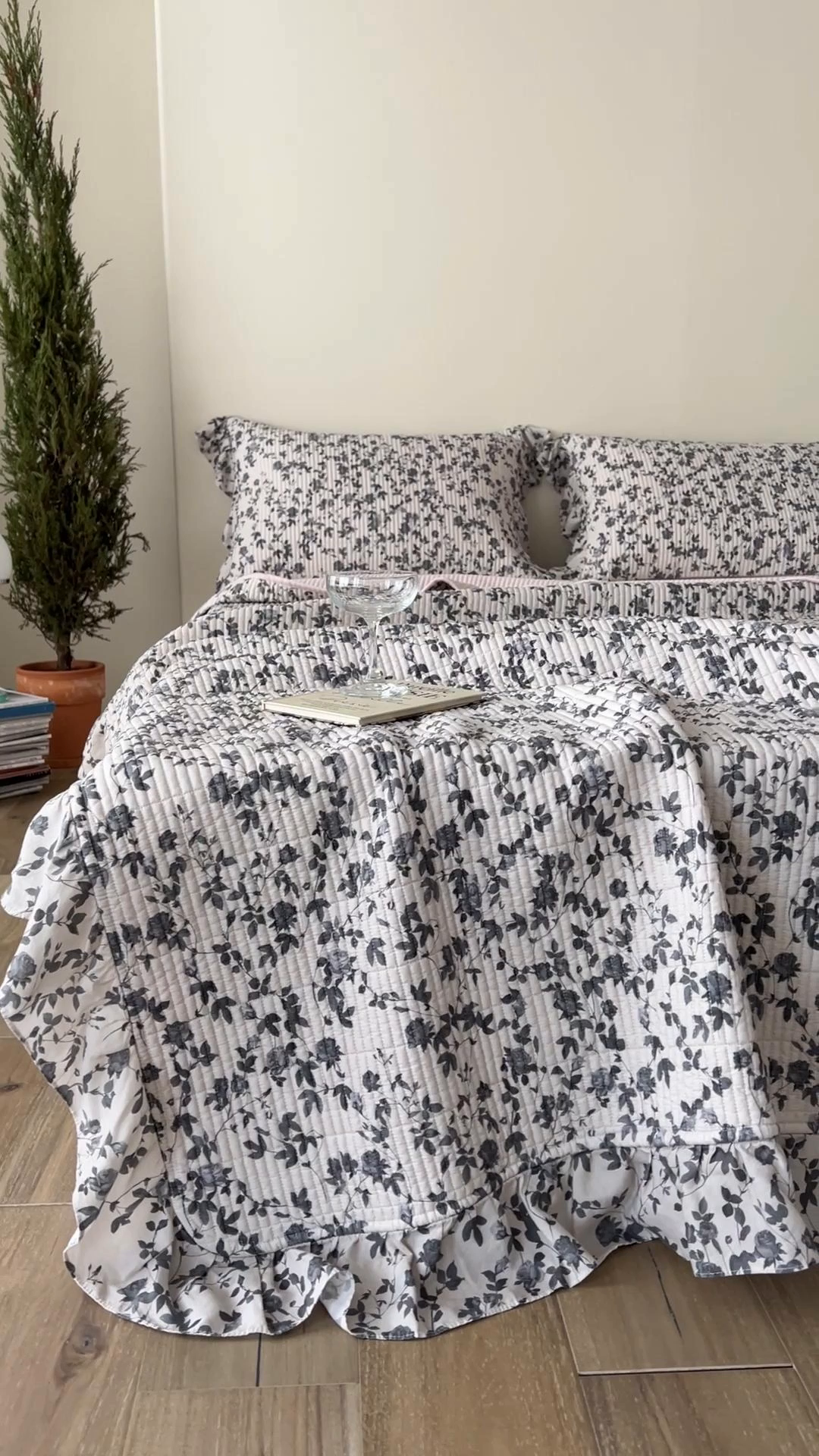 91家纺网 家纺一手货源 找家纺 2025新款悠扬床盖三件套 莫卡顿