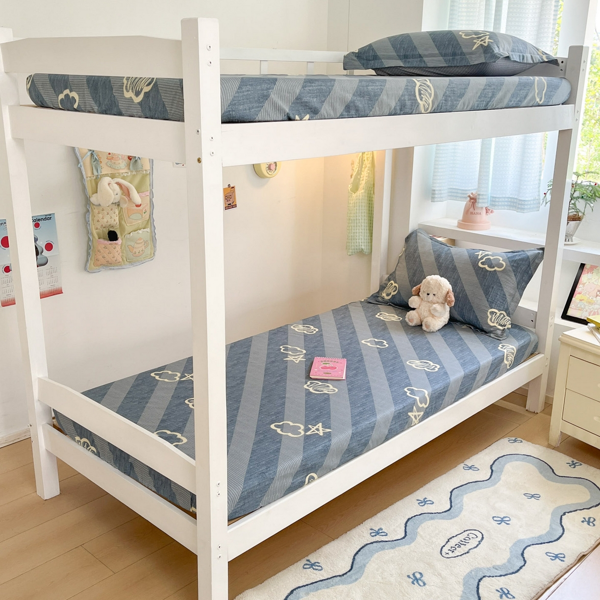 91家纺网 家纺一手货源 找家纺 铭成家纺 2025新款全棉印花学生单床笠系列 云韵时空