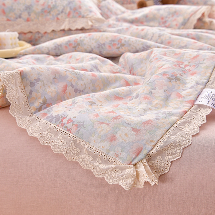 91家纺网 家纺一手货源 找家纺 绘萱家居 2025新款100%全棉双层纱花边床裙款夏被四件套