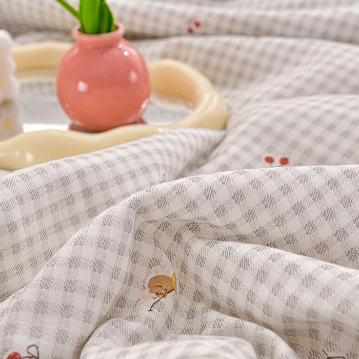 91家纺网 家纺一手货源 找家纺 绘萱家居 2025新款100%全棉双层纱花边床裙款夏被四件套