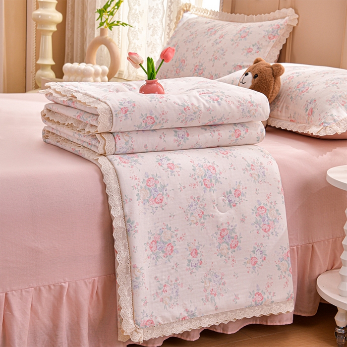 91家纺网 家纺一手货源 找家纺 绘萱家居 2025新款100%全棉双层纱花边床裙款夏被四件套